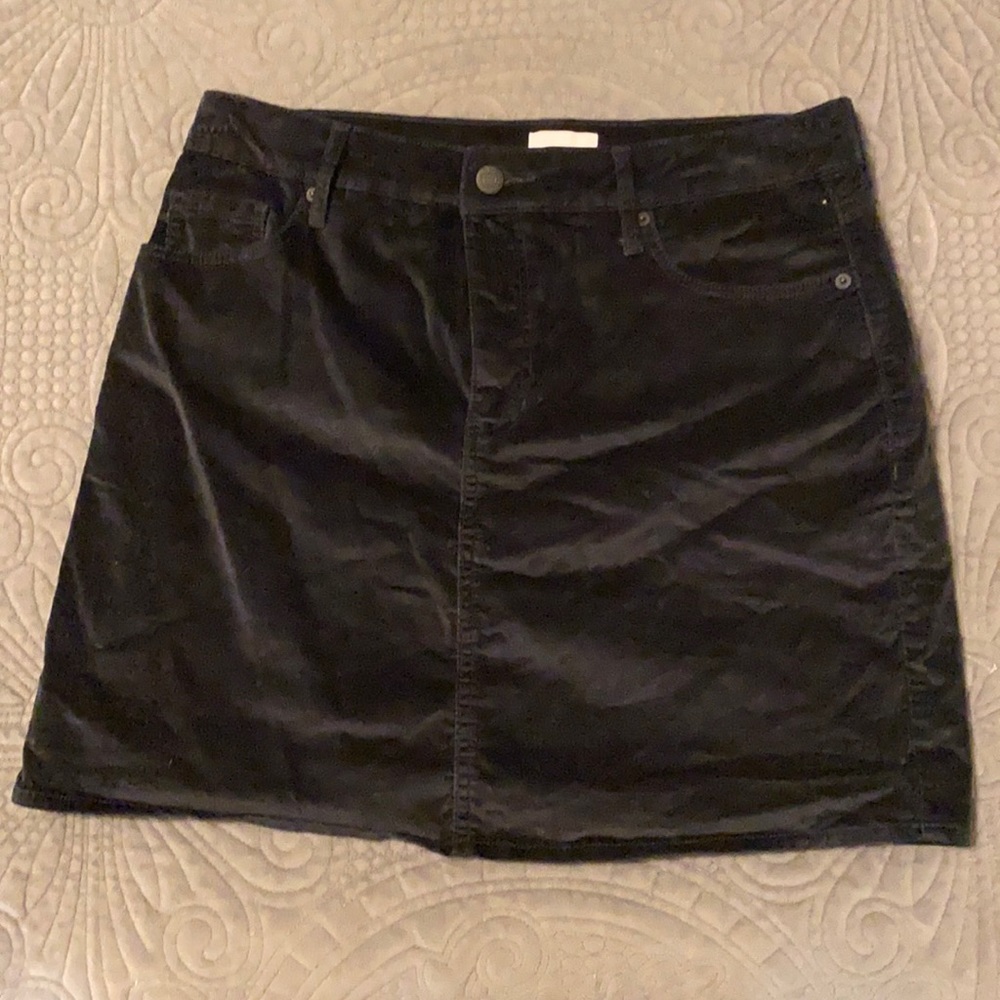 Old navy black velvet skirt